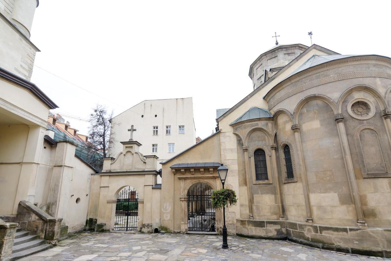 Просторі Апартаменти В Центрі Львова Exterior photo